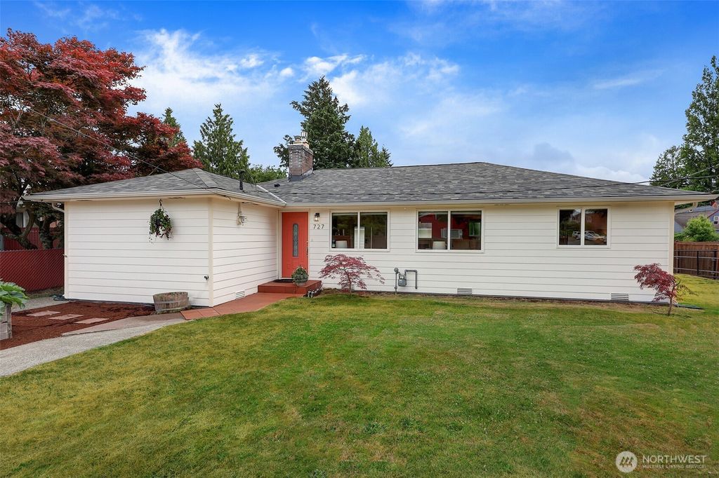 Photo of 727 SW 146th Street, Burien, WA 98166 (MLS # 2403774)