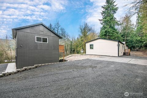 Photo of 27 Line Drive, Kelso, WA 98626 (MLS # 2494664)