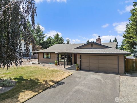 Photo of 13822 109th Avenue Ct E, Puyallup, WA 98374 (MLS # 2409931)