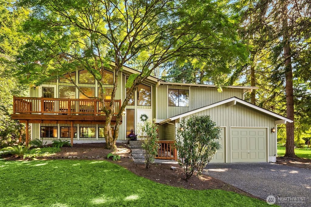 Photo of 13919 SE 3rd Place, Bellevue, WA 98005 (MLS # 2394601)