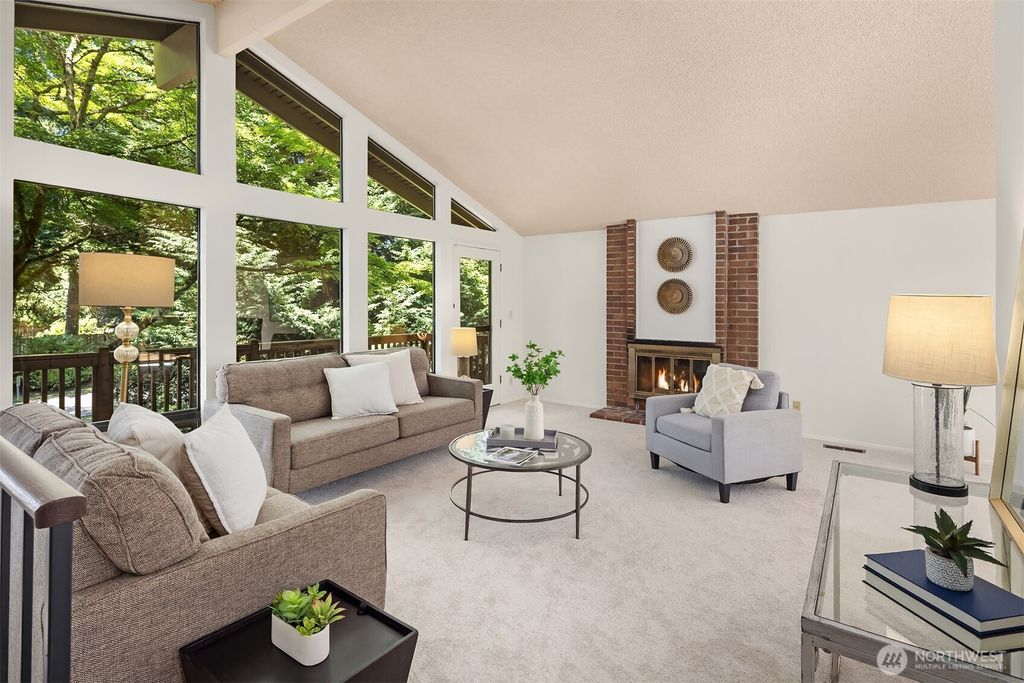 Photo of 13919 SE 3rd Place, Bellevue, WA 98005 (MLS # 2394601)