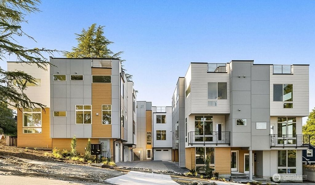 Photo of 902 N 86th Street, Seattle, WA 98103 (MLS # 2526851)