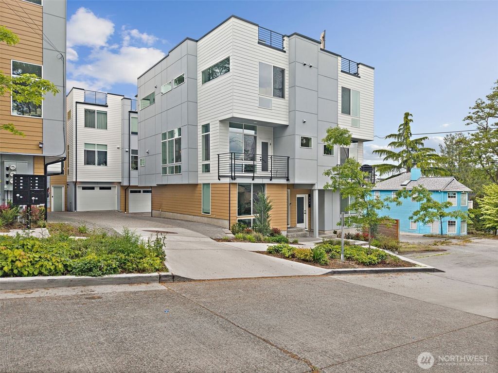 Photo of 902 N 86th Street, Seattle, WA 98103 (MLS # 2526851)