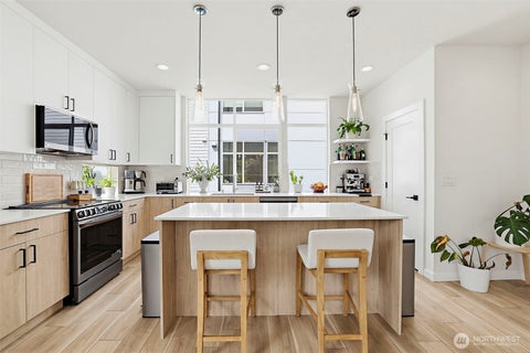 Photo of 902 N 86th Street, Seattle, WA 98103 (MLS # 2526851)