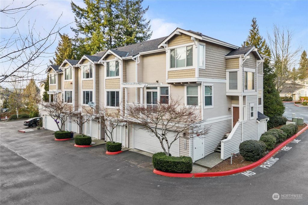 Photo of 11832 NE 162nd Court #6-4, Bothell, WA 98011 (MLS # 2193925)