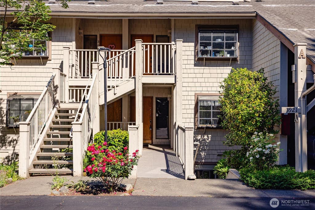 Photo of 3921 108th Avenue NE #201A, Bellevue, WA 98004 (MLS # 2540108)