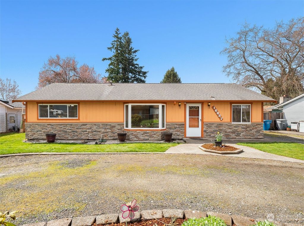 Photo of 16827 126th Place SE, Renton, WA 98058 (MLS # 2055180)
