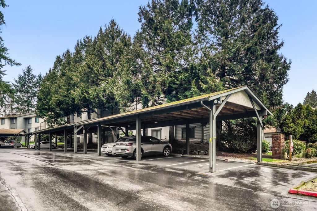 Photo of 12904 126th Court NE #J302, Kirkland, WA 98034 (MLS # 2480505)