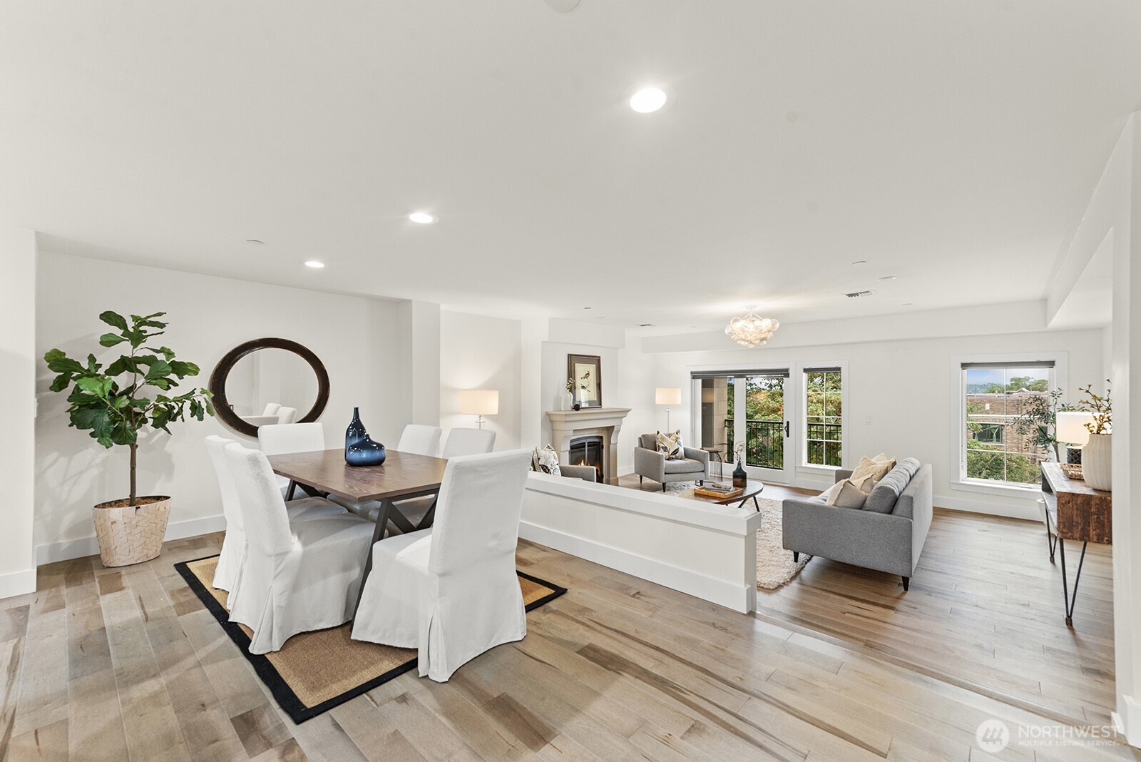 745 Bellevue Avenue E 401