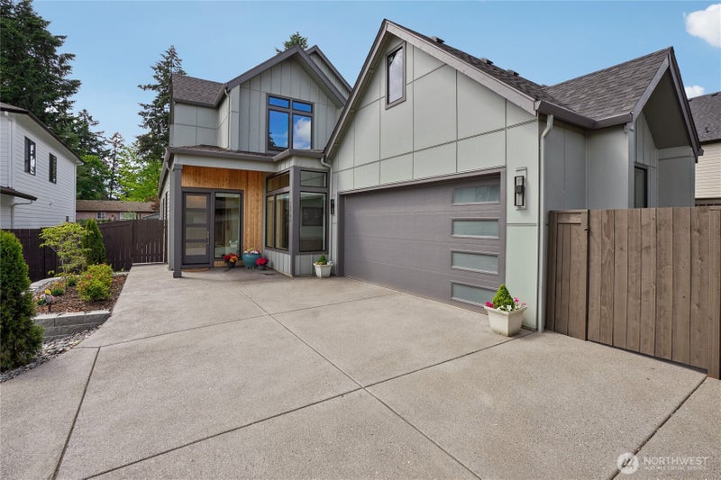 10706 SE 13th Circle