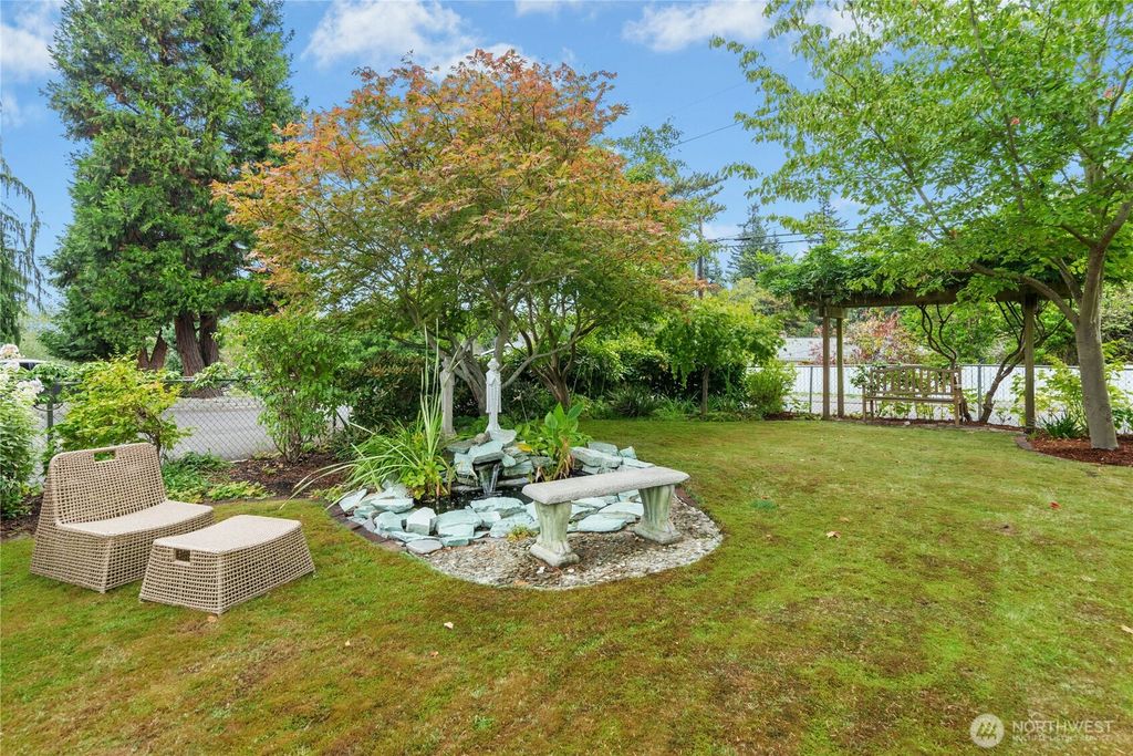 Photo of 4806 Seahurst Avenue, Everett, WA 98203 (MLS # 2445876)