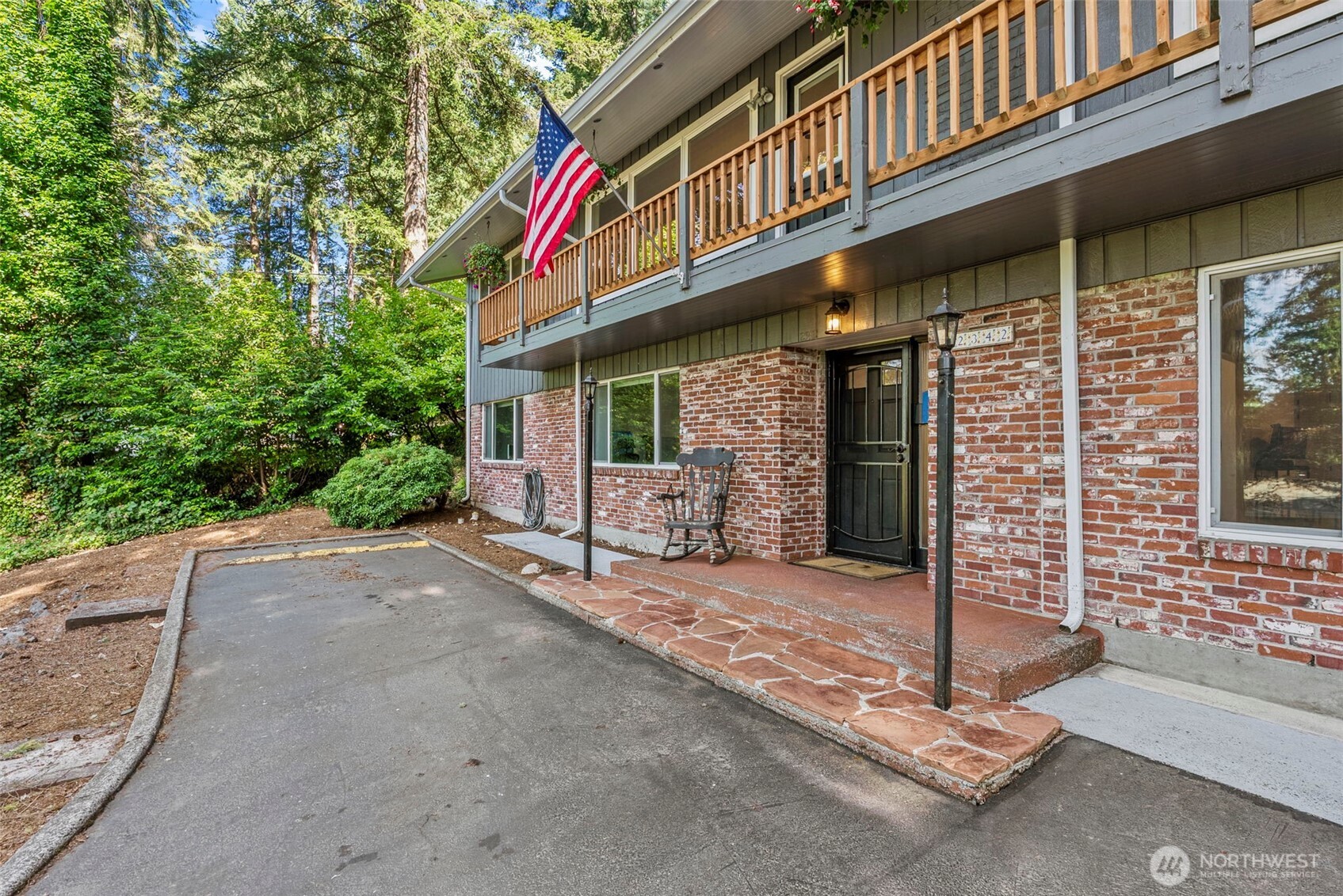2342 E Lynnwood Drive