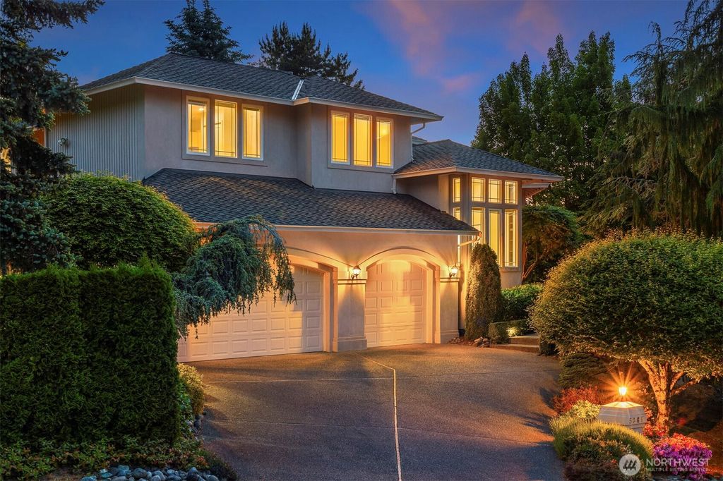 Photo of 5365 Eiger Place NW, Issaquah, WA 98027 (MLS # 2382666)