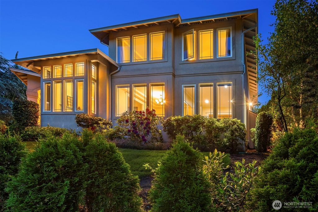 Photo of 5365 Eiger Place NW, Issaquah, WA 98027 (MLS # 2382666)