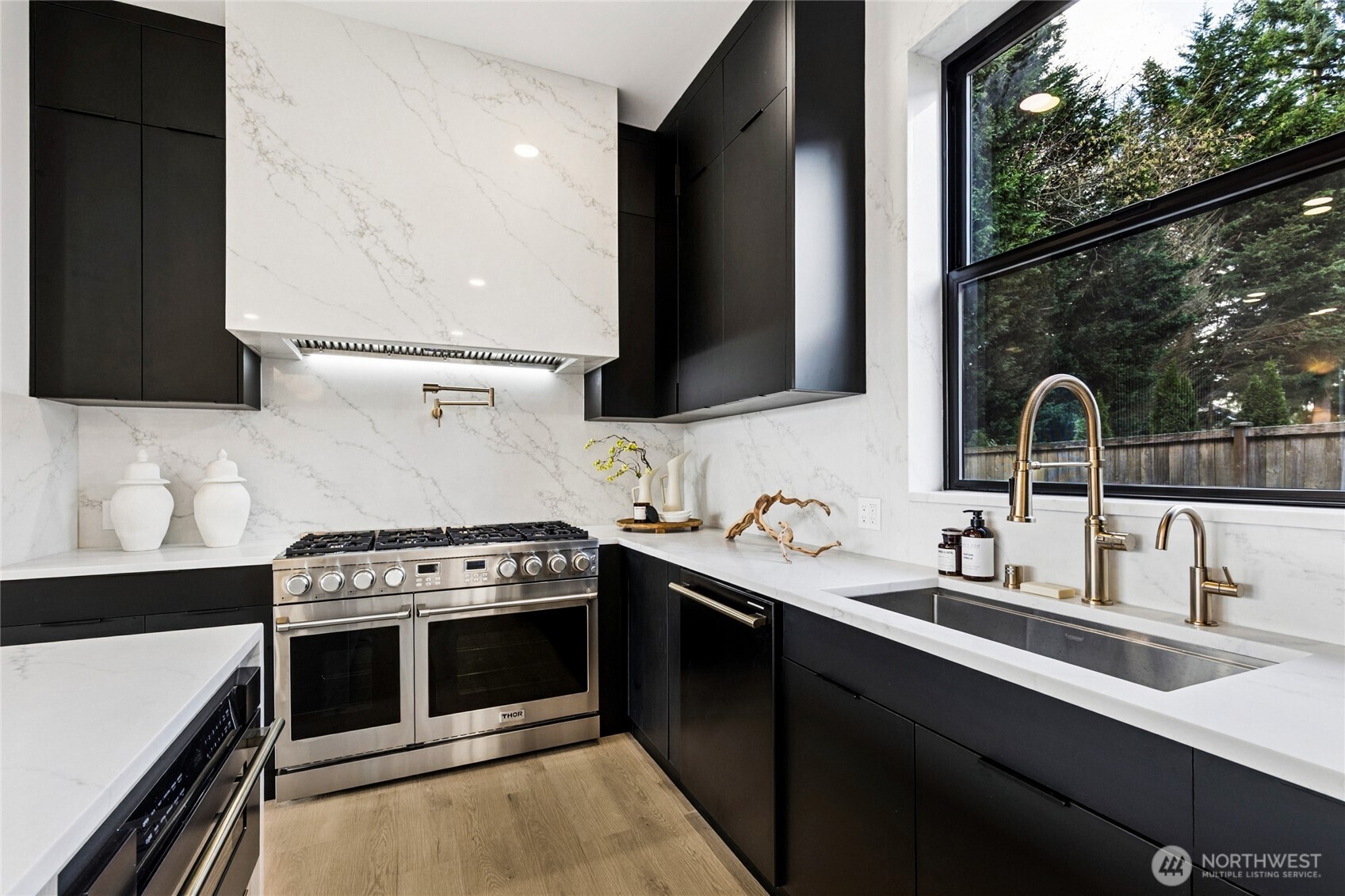 Bellevue, Washington, 98006, United States, 6 Bedrooms Bedrooms, ,4 BathroomsBathrooms,Residential,Active,2021655