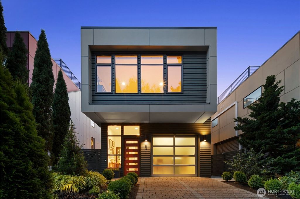 Photo of 637 34th Avenue, Seattle, WA 98122 (MLS # 2388770)