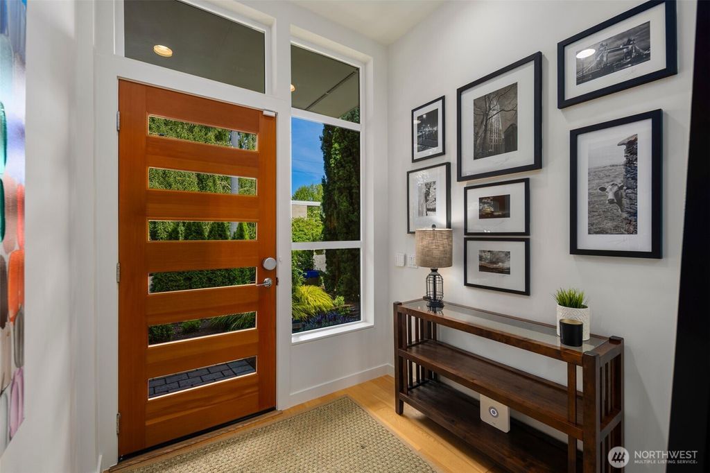 Photo of 637 34th Avenue, Seattle, WA 98122 (MLS # 2388770)