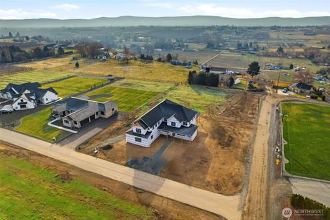 Photo of 659 Friedline Road, Yakima, WA 98908 (MLS # 2479745)