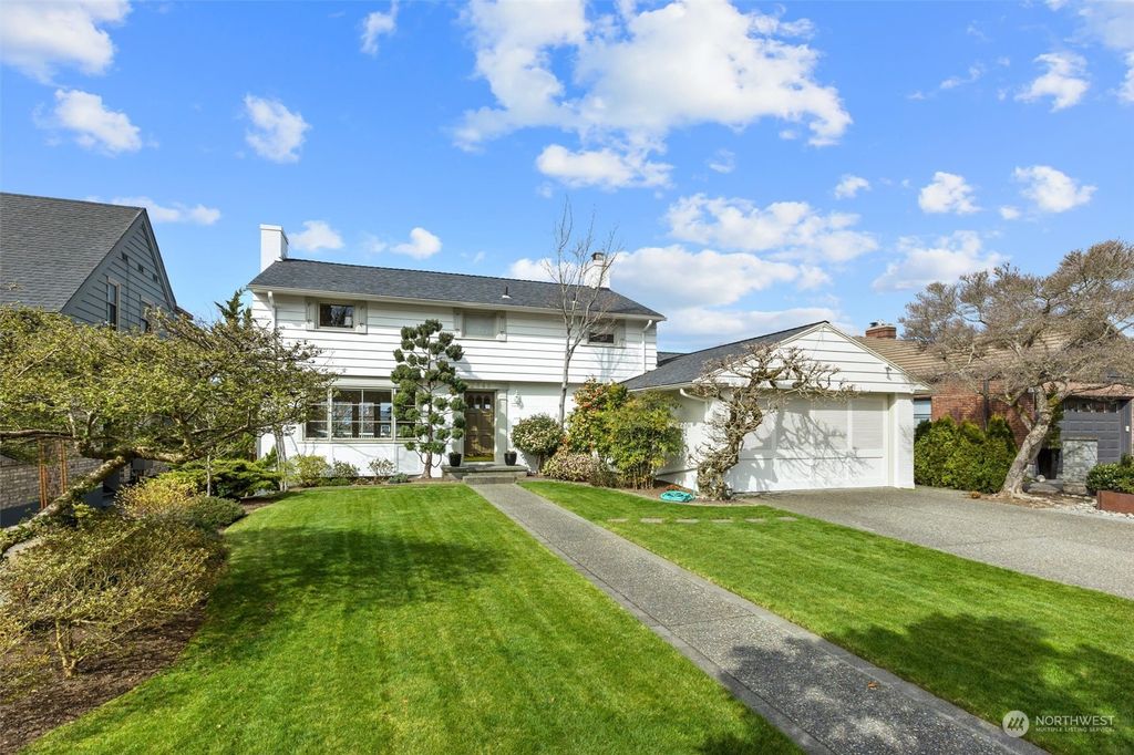 Photo of 2845 W Viewmont Way W, Seattle, WA 98199 (MLS # 2044924)