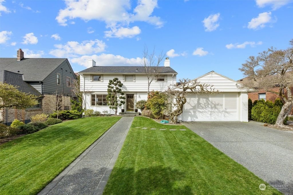 Photo of 2845 W Viewmont Way W, Seattle, WA 98199 (MLS # 2044924)