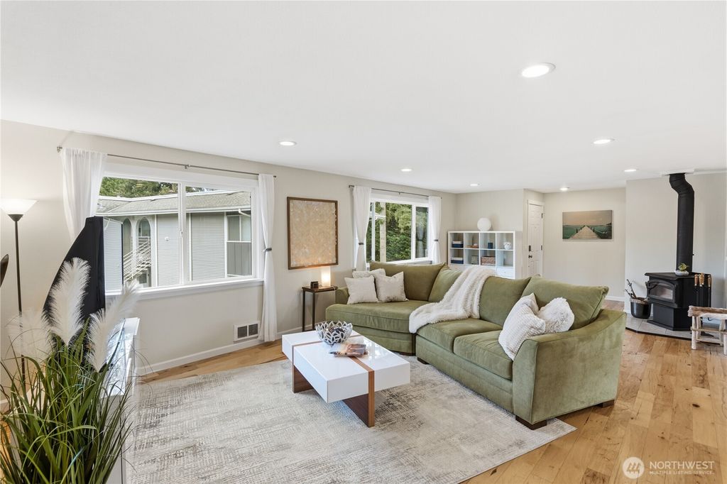 Photo of 17404 NE 45th Street #170, Redmond, WA 98052 (MLS # 2495333)