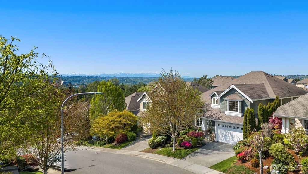 Photo of 1206 S 36th Place, Renton, WA 98055 (MLS # 2398903)