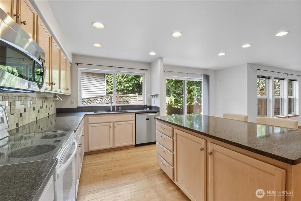Photo of 12935 NE 86th Street, Kirkland, WA 98033 (MLS # 2439364)