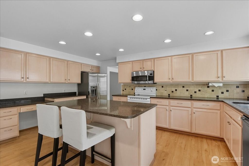 Photo of 12935 NE 86th Street, Kirkland, WA 98033 (MLS # 2439364)