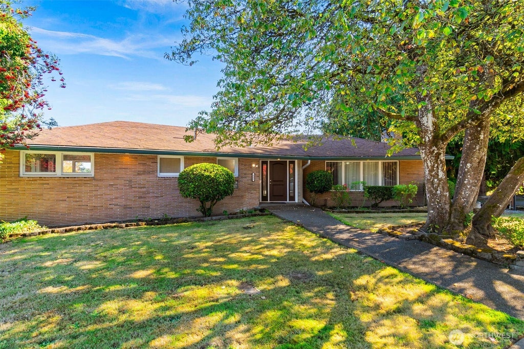 Photo of 406 3rd Avenue SW, Tumwater, WA 98512 (MLS # 2590548)