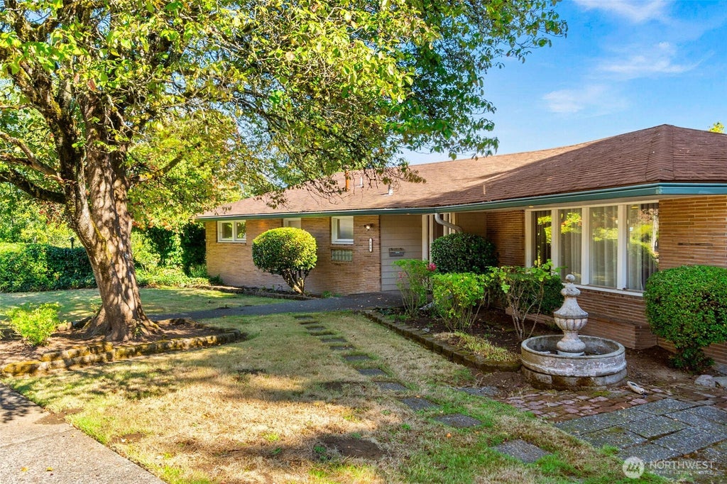 Photo of 406 3rd Avenue SW, Tumwater, WA 98512 (MLS # 2590548)