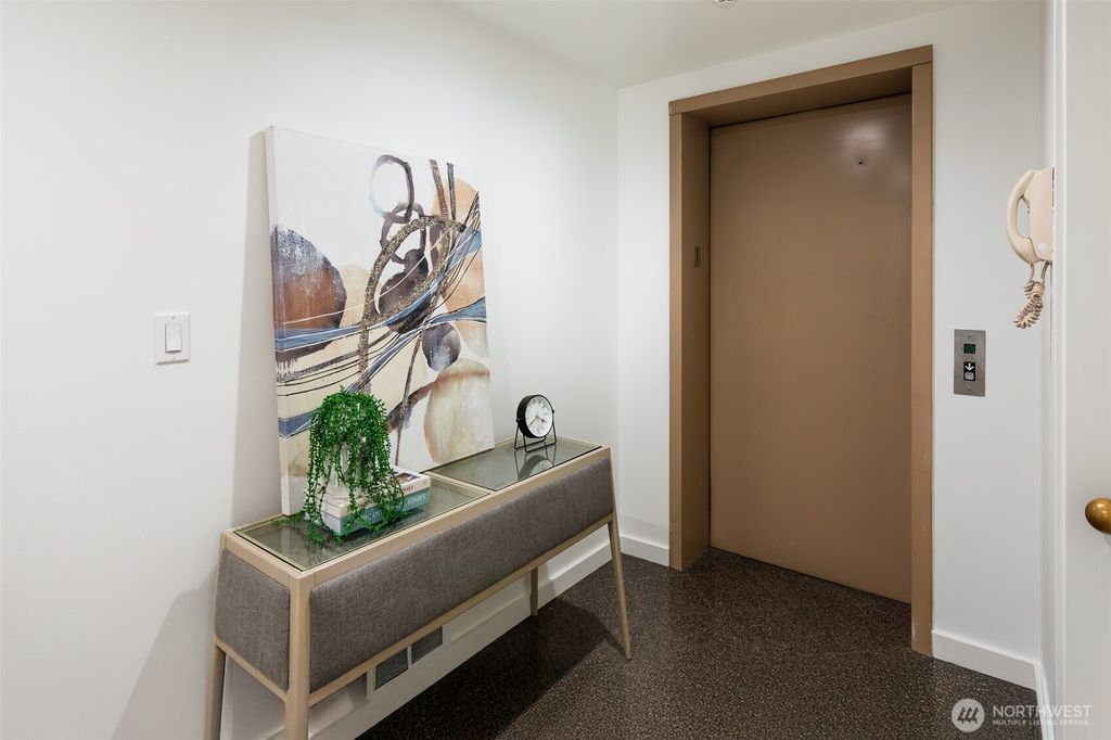 Photo of 1118 Lakeview Boulevard E #100, Seattle, WA 98102 (MLS # 2487557)