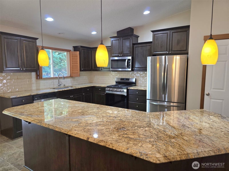 714 Tipsoo Loop S
