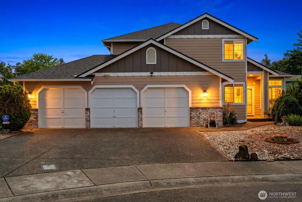 Photo of 20448 105th Avenue SE, Kent, WA 98031 (MLS # 2543944)