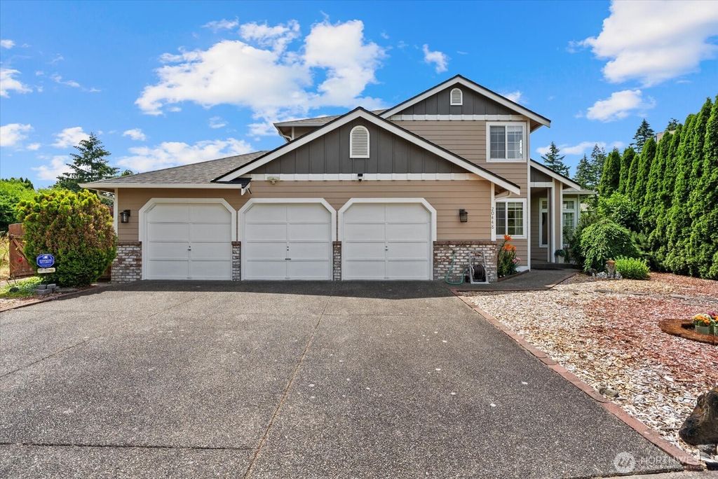 Photo of 20448 105th Avenue SE, Kent, WA 98031 (MLS # 2543944)