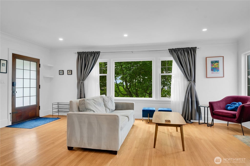 Photo of 1916 11th Avenue W, Seattle, WA 98119 (MLS # 2580640)