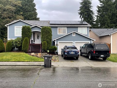 Photo of 5607 SE 1St Avenue, Everett, WA 98203 (MLS # 2452080)