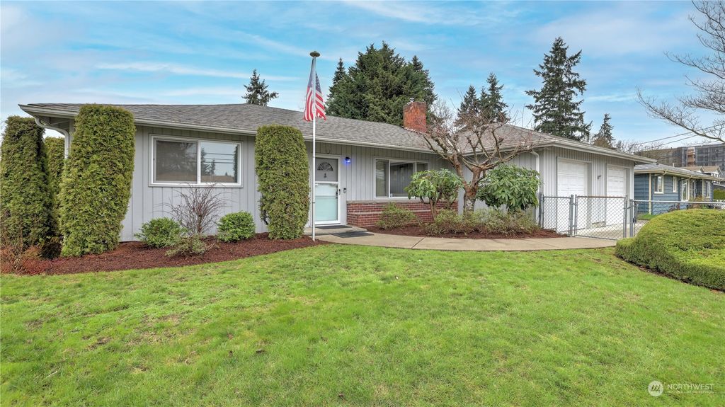 Photo of 3059 S 200th Street, SeaTac, WA 98198 (MLS # 2197360)