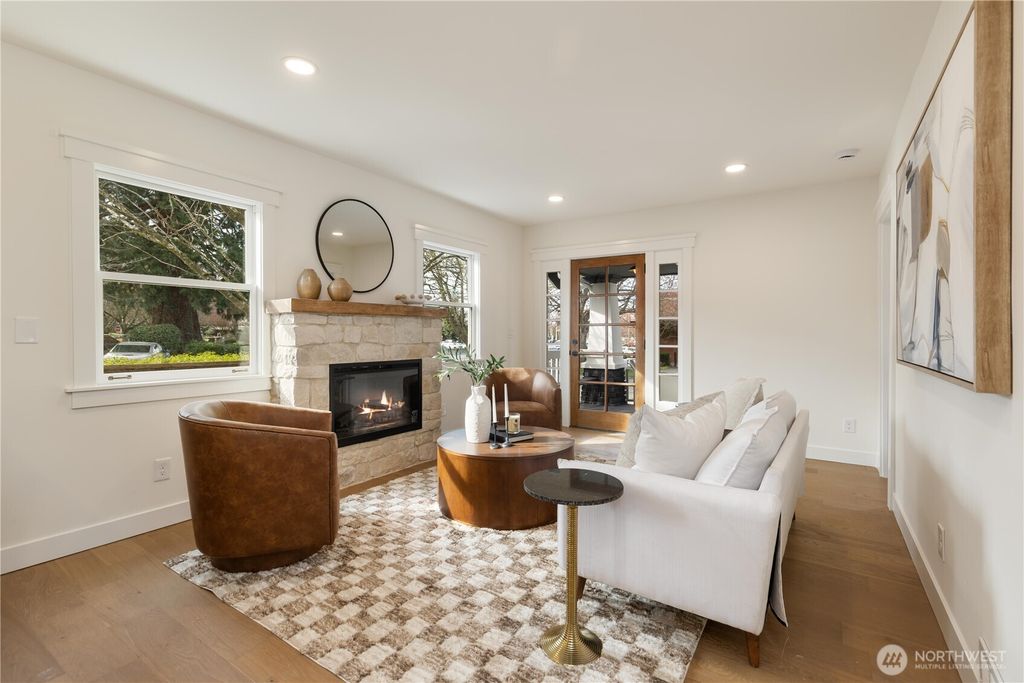 Photo of 41 W Cremona Street, Seattle, WA 98119 (MLS # 2351528)