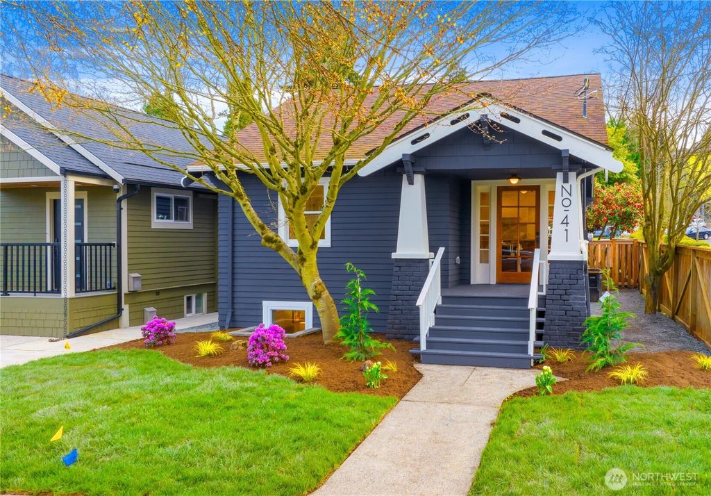 Photo of 41 W Cremona Street, Seattle, WA 98119 (MLS # 2351528)