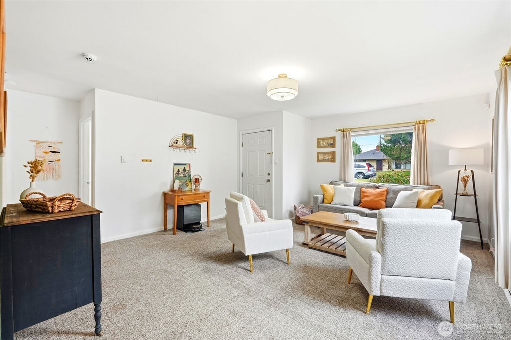 Photo of 1721 Cedar Street, Everett, WA 98201 (MLS # 2481965)