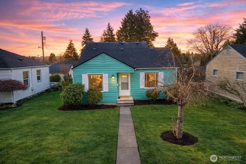 Photo of 1721 Cedar Street, Everett, WA 98201 (MLS # 2481965)