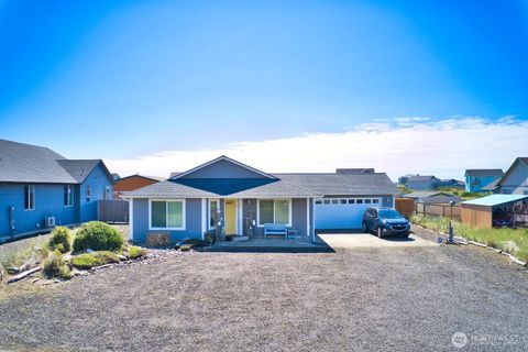 Photo of 461 S Portal Loop SW, Ocean Shores, WA 98569 (MLS # 2459687)