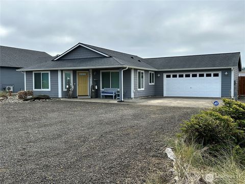 Photo of 461 S Portal Loop SW, Ocean Shores, WA 98569 (MLS # 2459687)