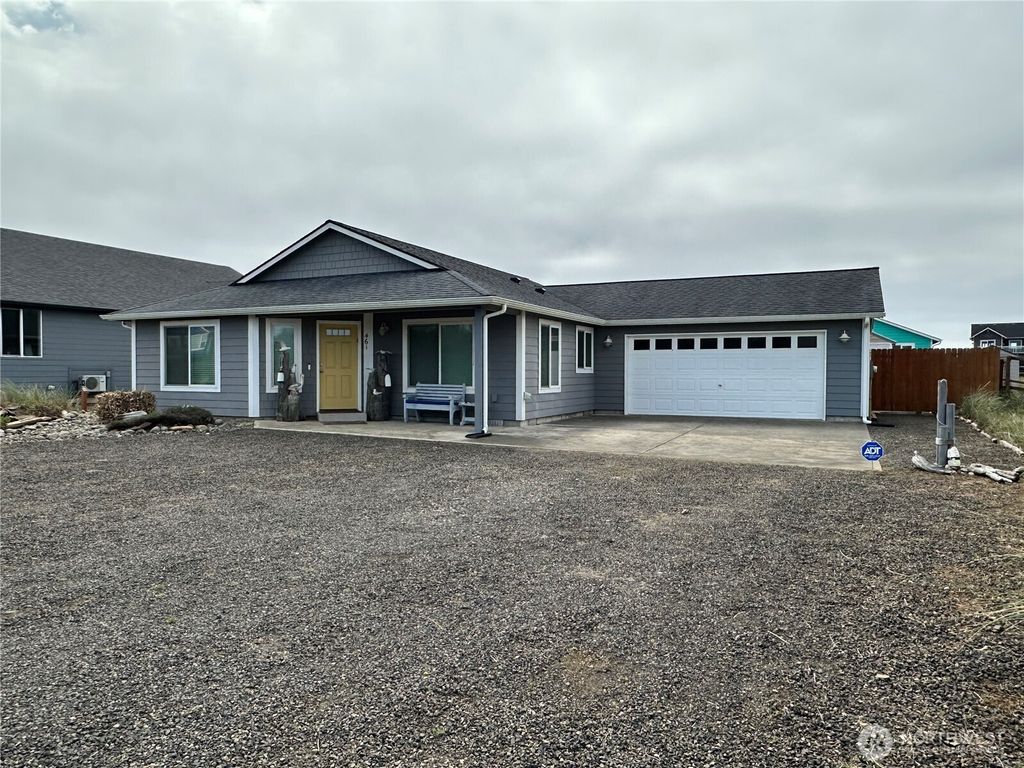 Photo of 461 S Portal Loop SW, Ocean Shores, WA 98569 (MLS # 2459687)