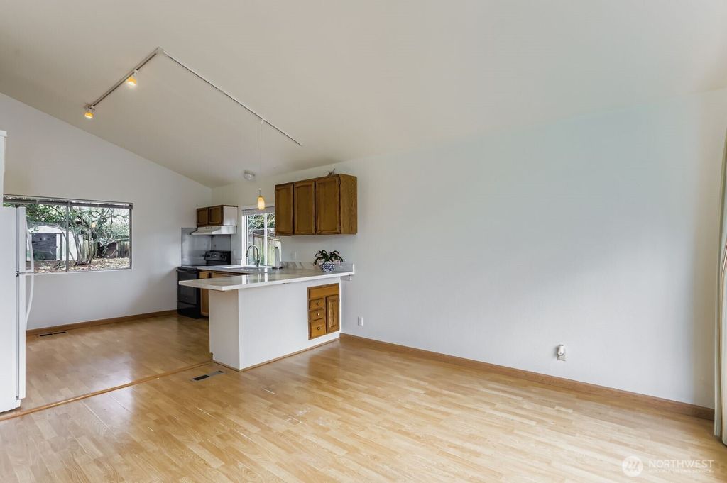 Photo of 12078 NE 137th Court, Kirkland, WA 98034 (MLS # 2460185)