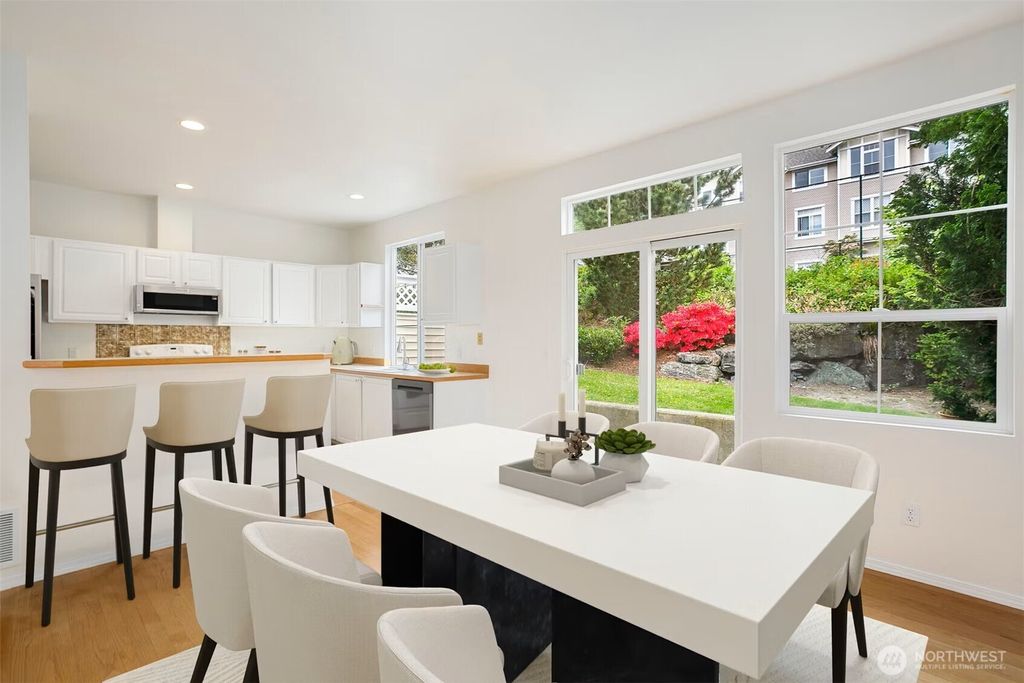 Photo of 5301 164th Avenue SE, Bellevue, WA 98006 (MLS # 2526109)