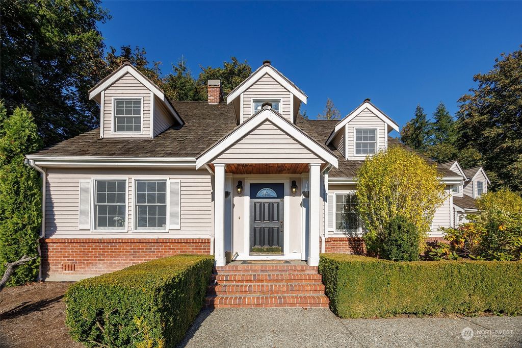 Photo of 25910 NE 34th Street, Redmond, WA 98053 (MLS # 2298624)