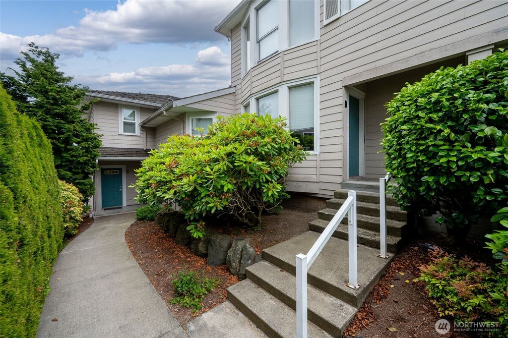 Photo of 3319 Oakes Avenue #1.4, Everett, WA 98201 (MLS # 2404450)