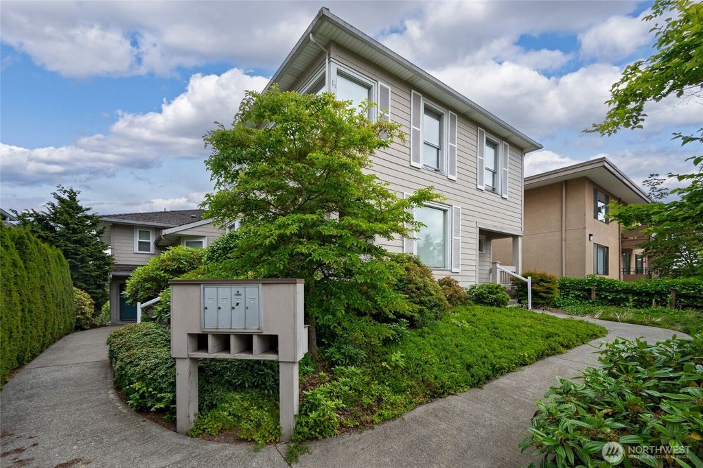 Photo of 3319 Oakes Avenue #1.4, Everett, WA 98201 (MLS # 2404450)