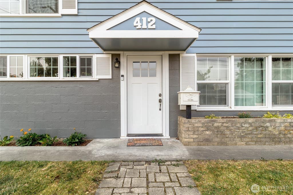 Photo of 412 SE 5th Street, College Place, WA 99324 (MLS # 2561246)